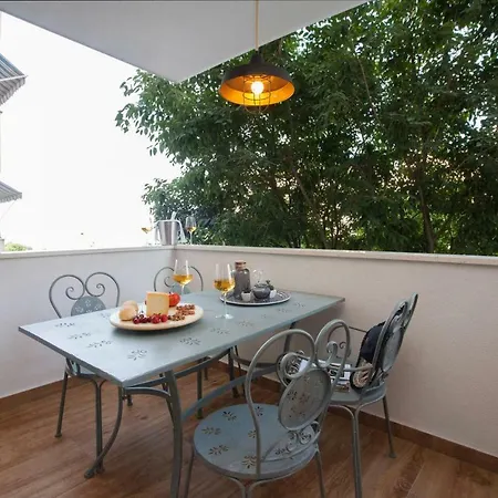 Modern Apartment Near Beach Split Apartment
