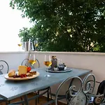 Modern Near سبليت